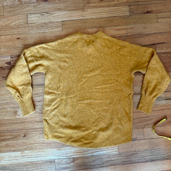 Old Navy Relaxed Fit Curved Hem Marled Long Sleeve Sweater - Picture 2 of 6